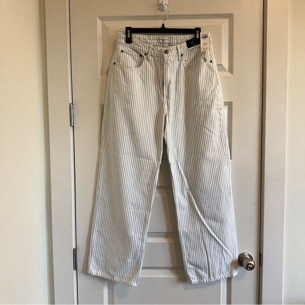 Abercrombie Curve Love High Rise Loose Jean